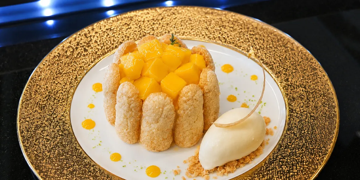 cakes & cafe Toshi Yoroizuka Tokyo Store