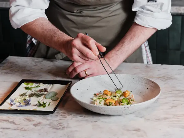 Omnia Bistro & Bar